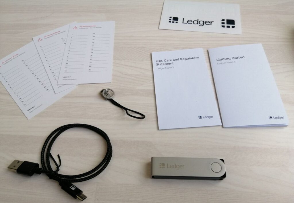 Комплектация Ledger Nano X