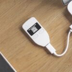 Trezor Model One: полный обзор кошелька. Подключение, настройка, получение и перевод криптовалюты